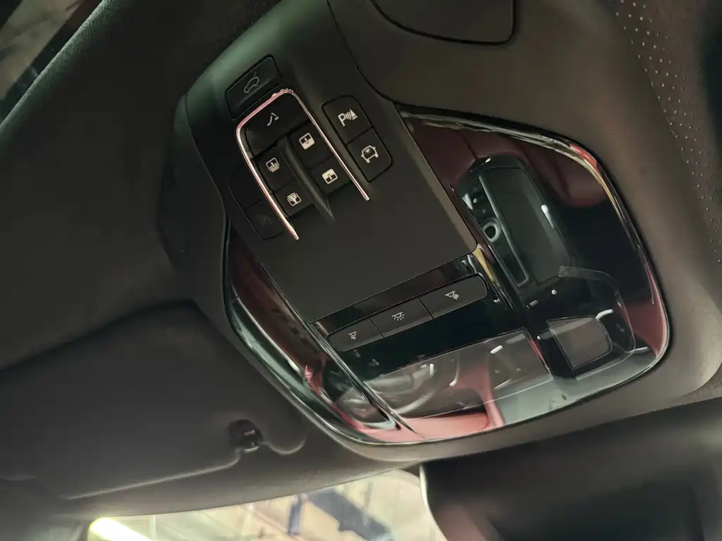 Maserati Levante 2018 — фото 25