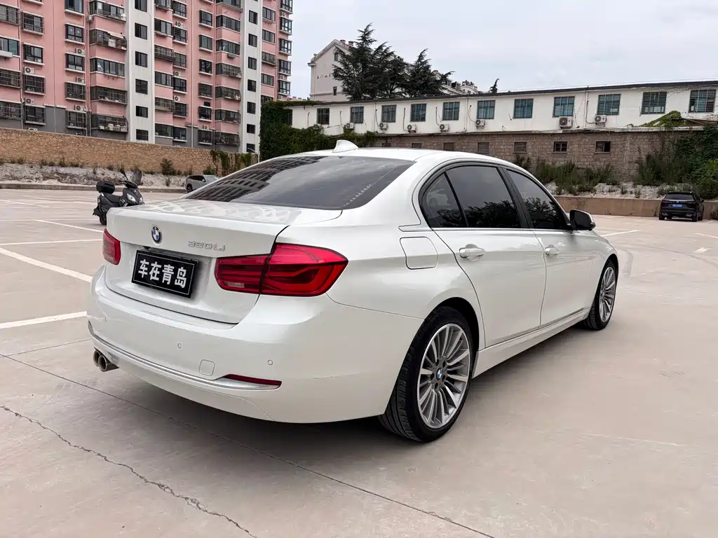 BMW 3 Series 2019 — фото 6