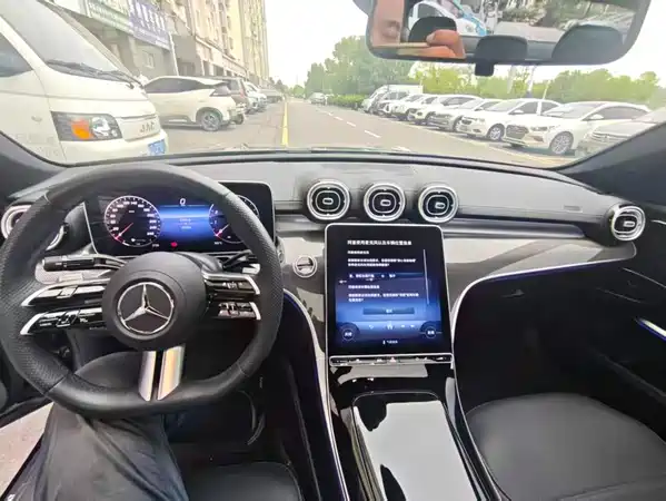 Mercedes-Benz C-Class 2024