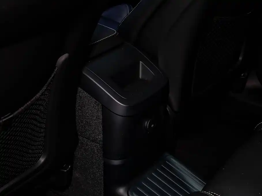 Volvo XC60 Plug-In Hybrid 2024 — фото 11