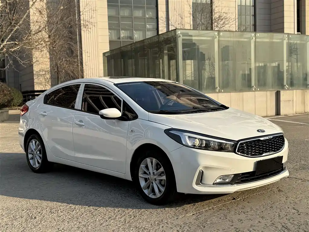Kia K3 2019 — фото 11