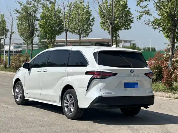 Toyota Sienna 2024