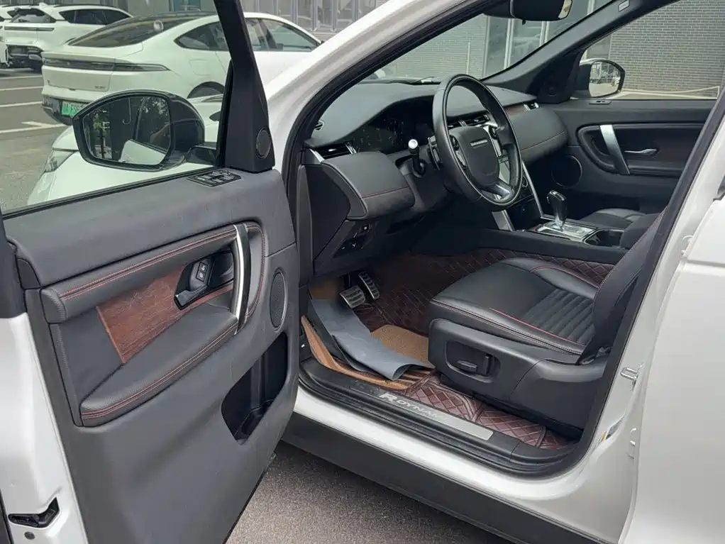Land Rover Discovery Sport 2020 — фото 10