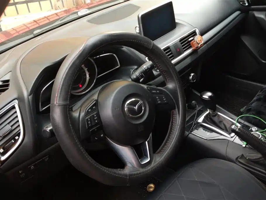 Mazda 3 Axela 2015 — фото 15