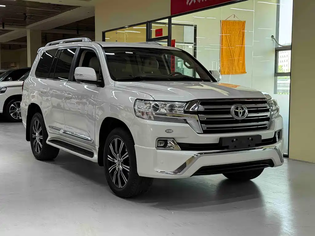Toyota Land Cruiser 2020 — фото 3