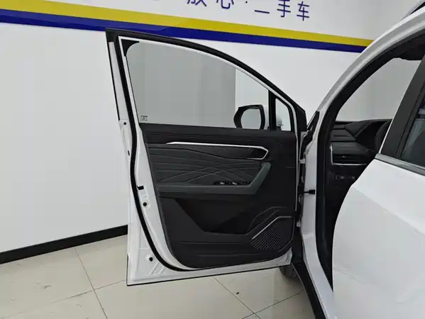 Geely Haoyue L 2025