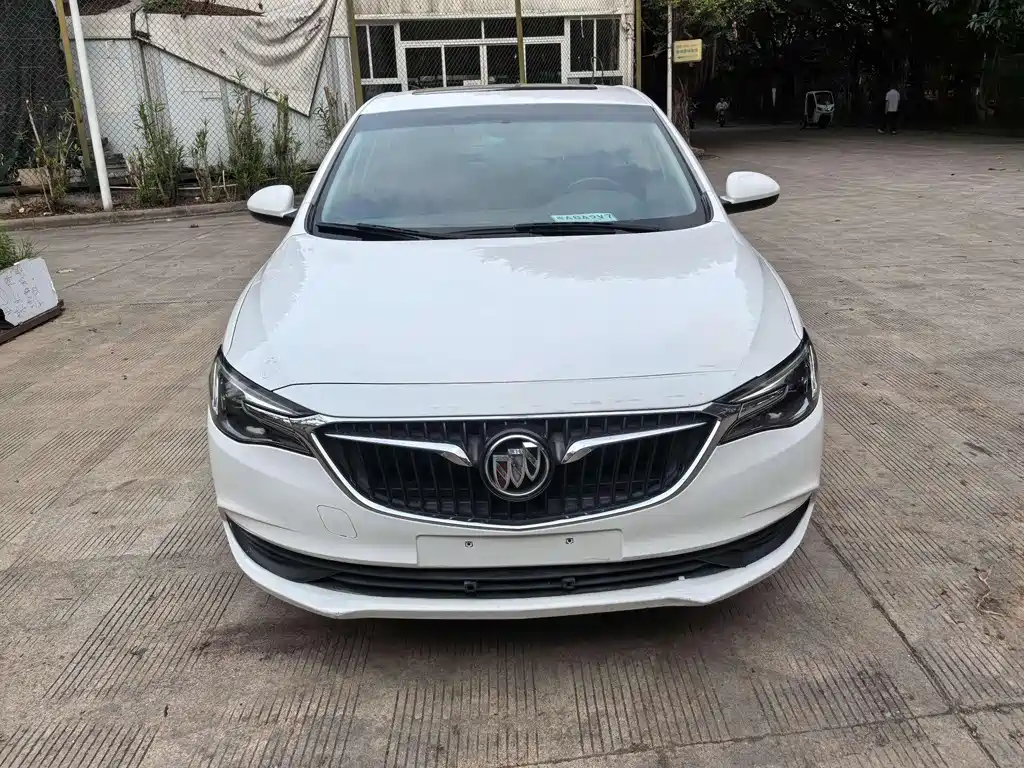 Buick Excelle 2018 — фото 2