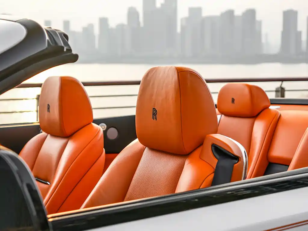 Rolls-Royce Dawn 2020 — фото 10