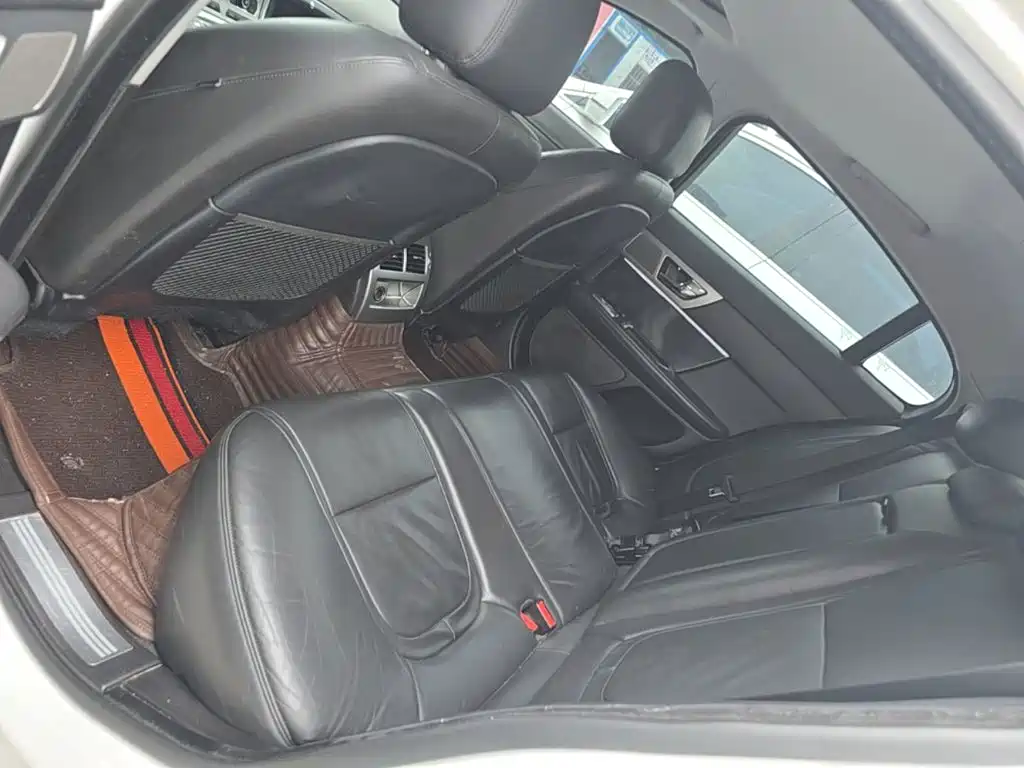 Jaguar XF 2014 — фото 17