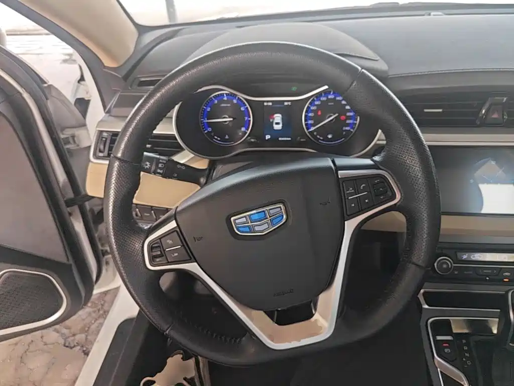 Geely Emgrand 2019 — фото 11