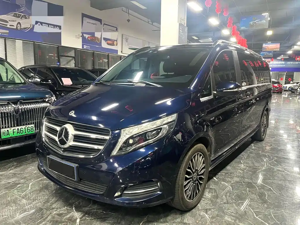 Mercedes-Benz V-Class 2020 — фото 1