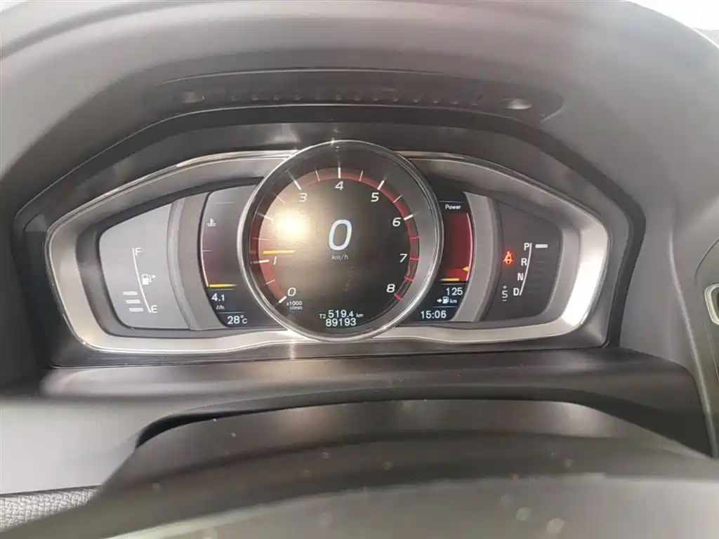 Volvo XC60 2015 — фото 12