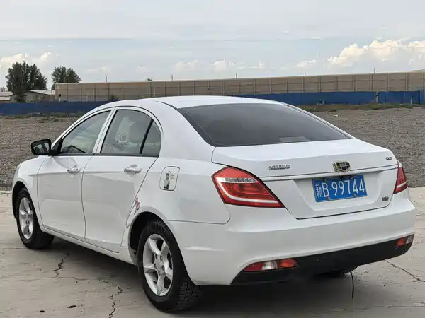 Geely Emgrand 2015