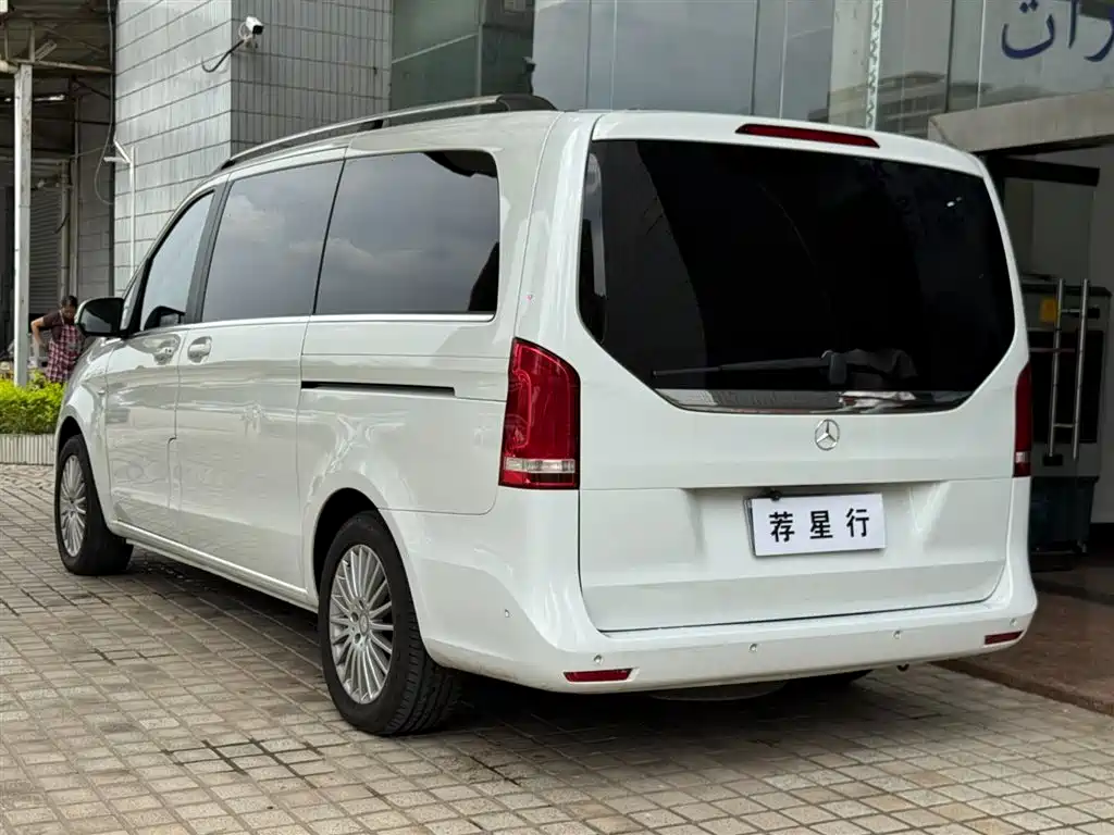 Mercedes-Benz V-Class 2019 — фото 21