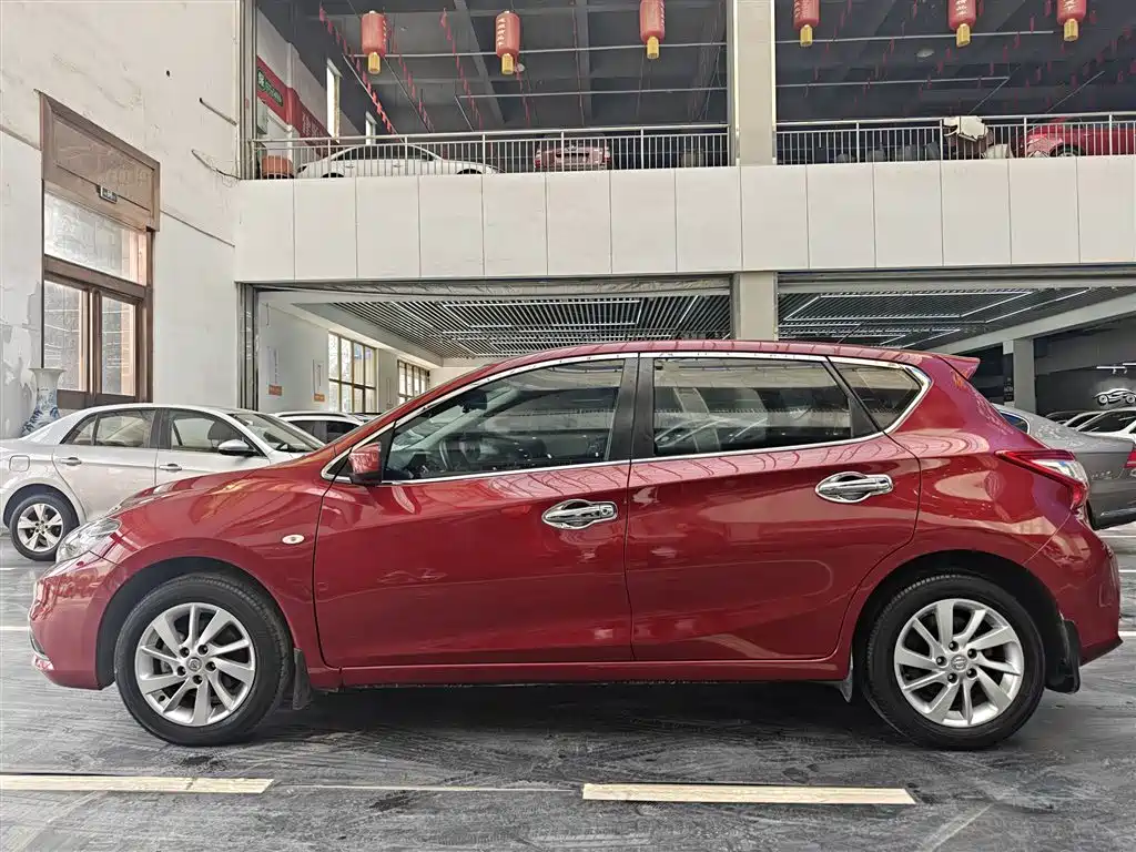 Nissan Tiida 2018 — фото 10