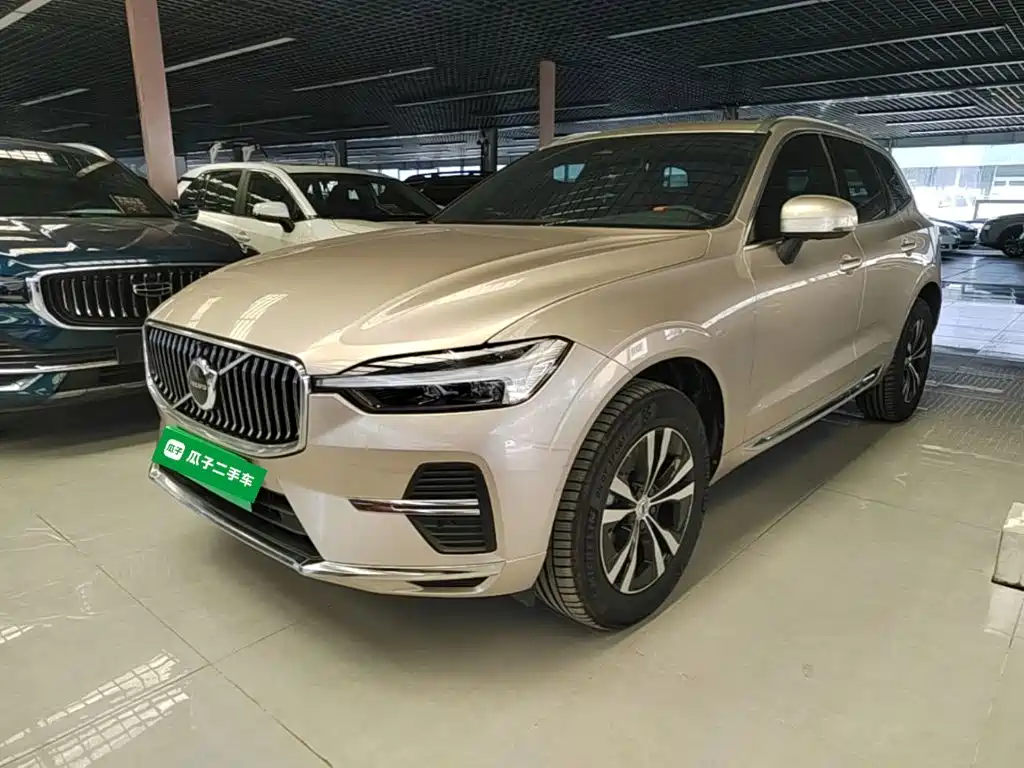 Volvo XC60 2024 — фото 1