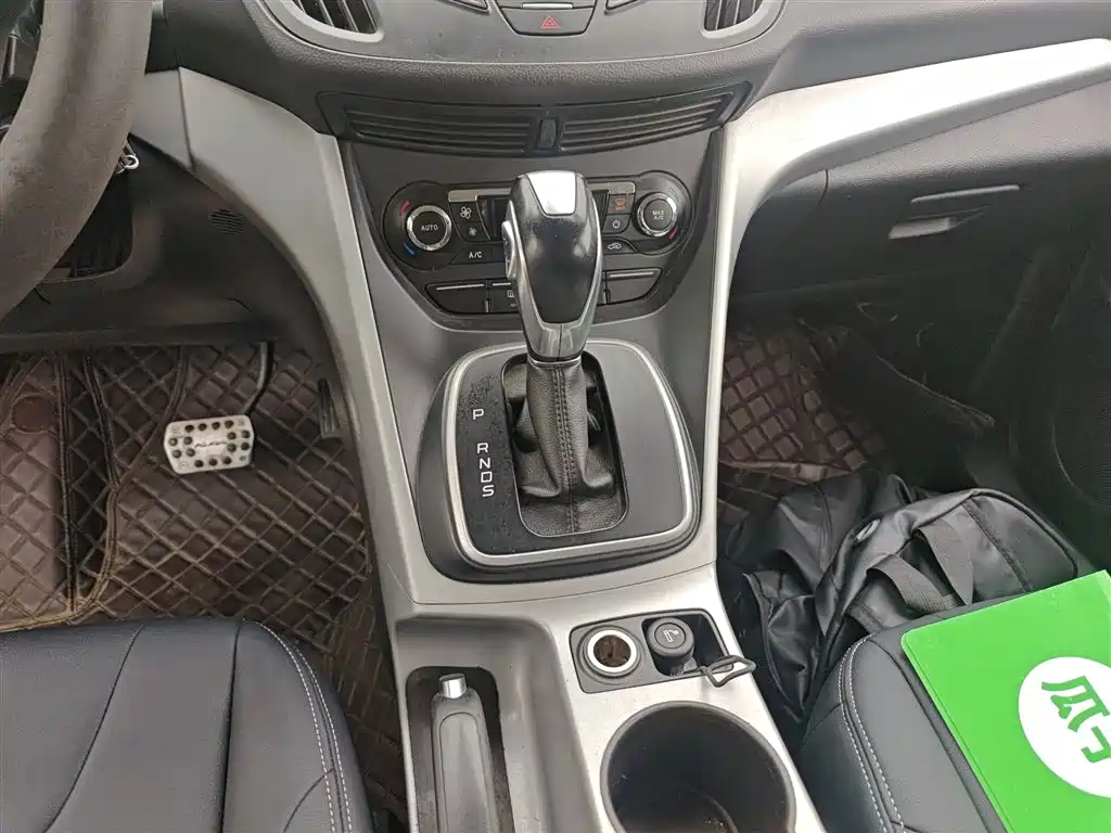 Ford Kuga 2016 — фото 14