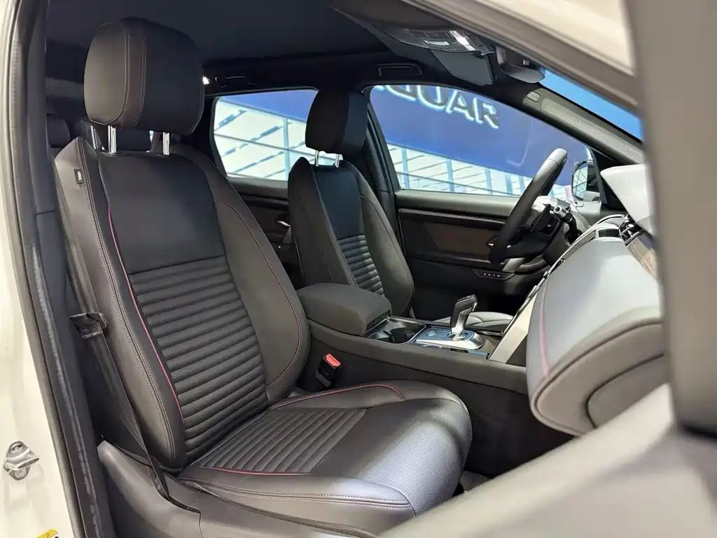Land Rover Discovery Sport Hybrid 2021 — фото 16