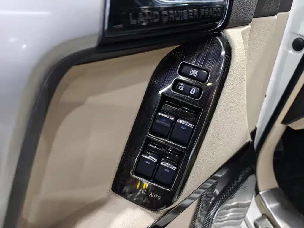Toyota Prado 2019 — фото 15