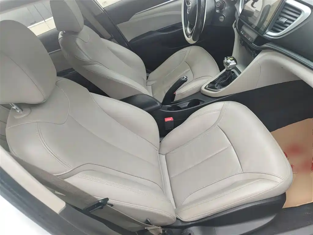 Buick Excelle 2018 — фото 25