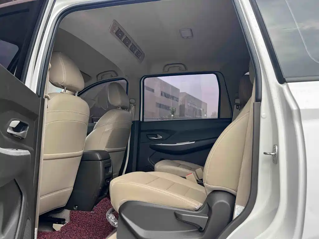 Wuling Hongguang 2019 — фото 6