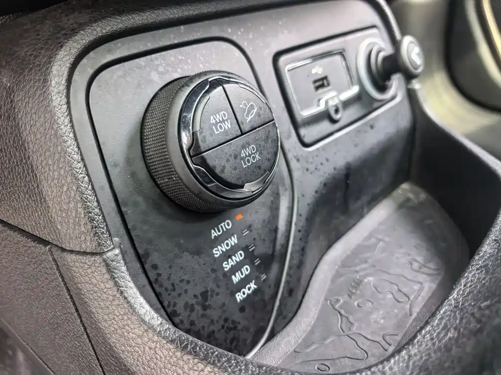 Jeep Renegade 2019 — фото 9