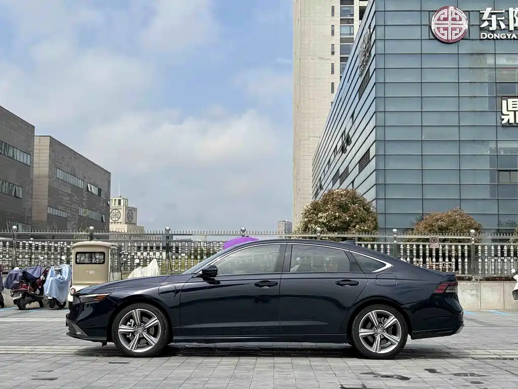 Honda Accord New Energy 2023 — фото 20