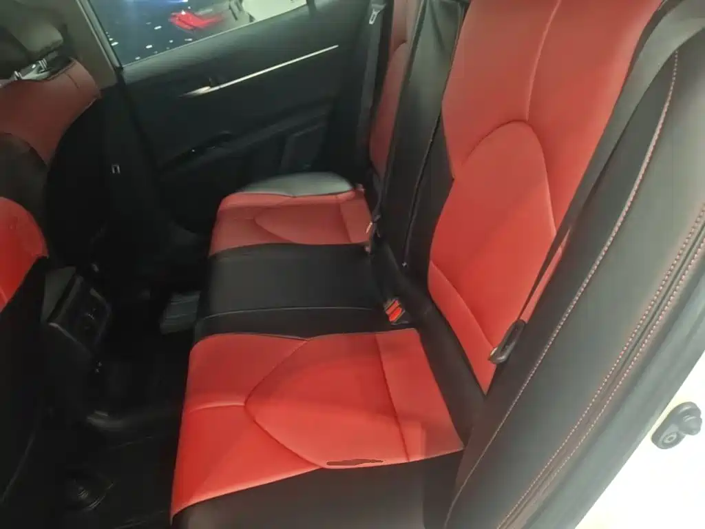 Toyota Camry 2020 — фото 17