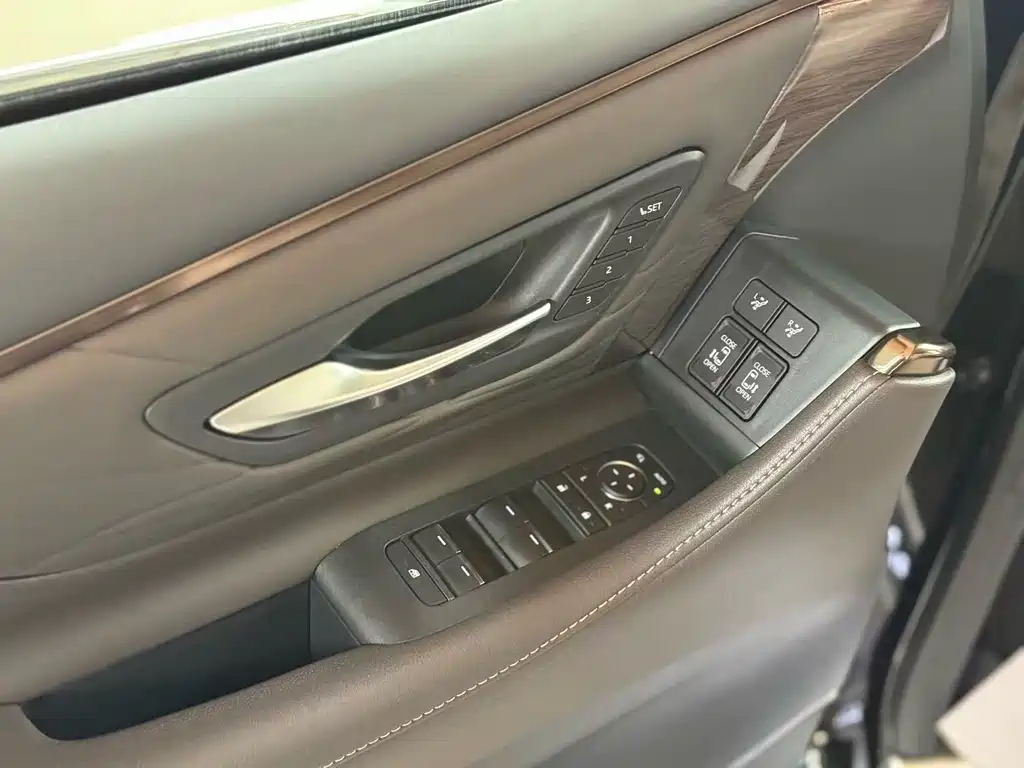 Toyota Alphard 2025 — фото 13