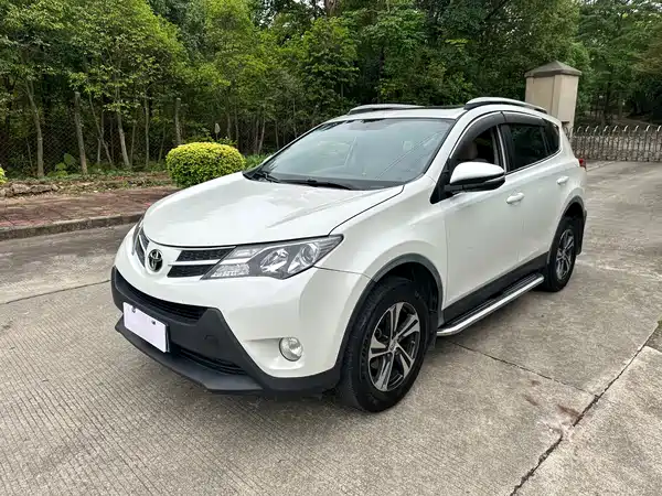 Toyota RAV4 2015