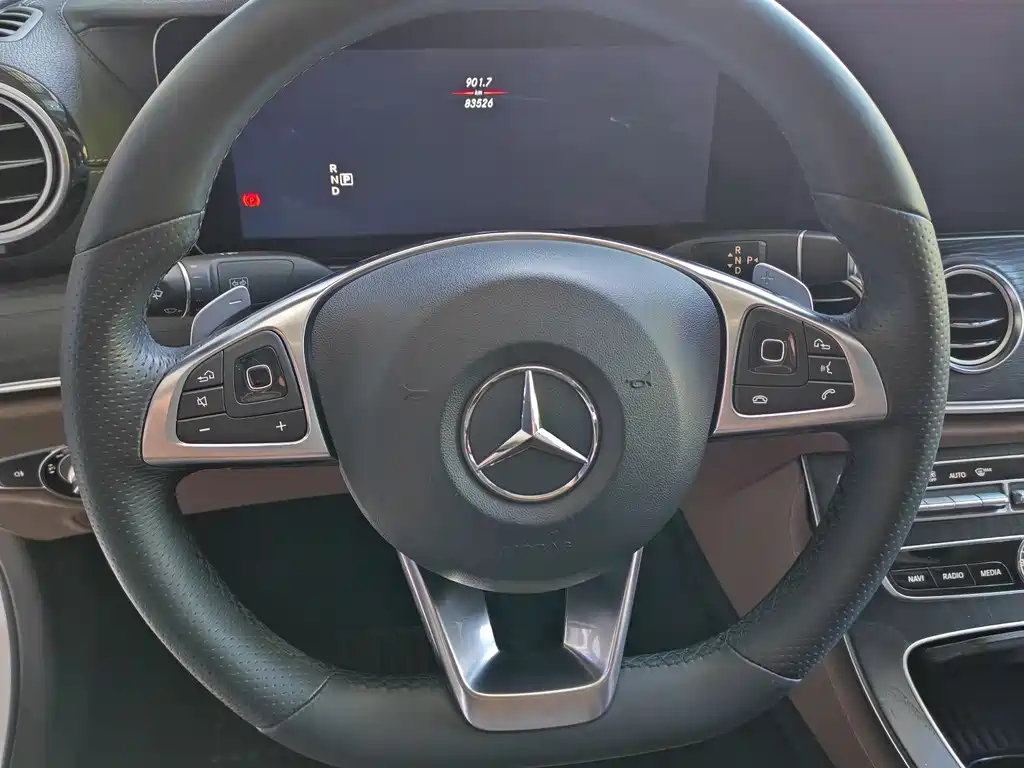 Mercedes-Benz E-Class 2019 — фото 15