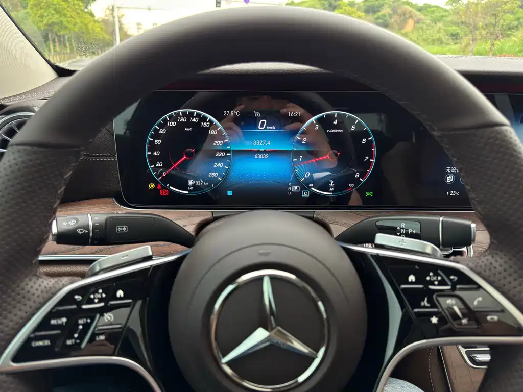 Mercedes-Benz E-Class 2022 — фото 4