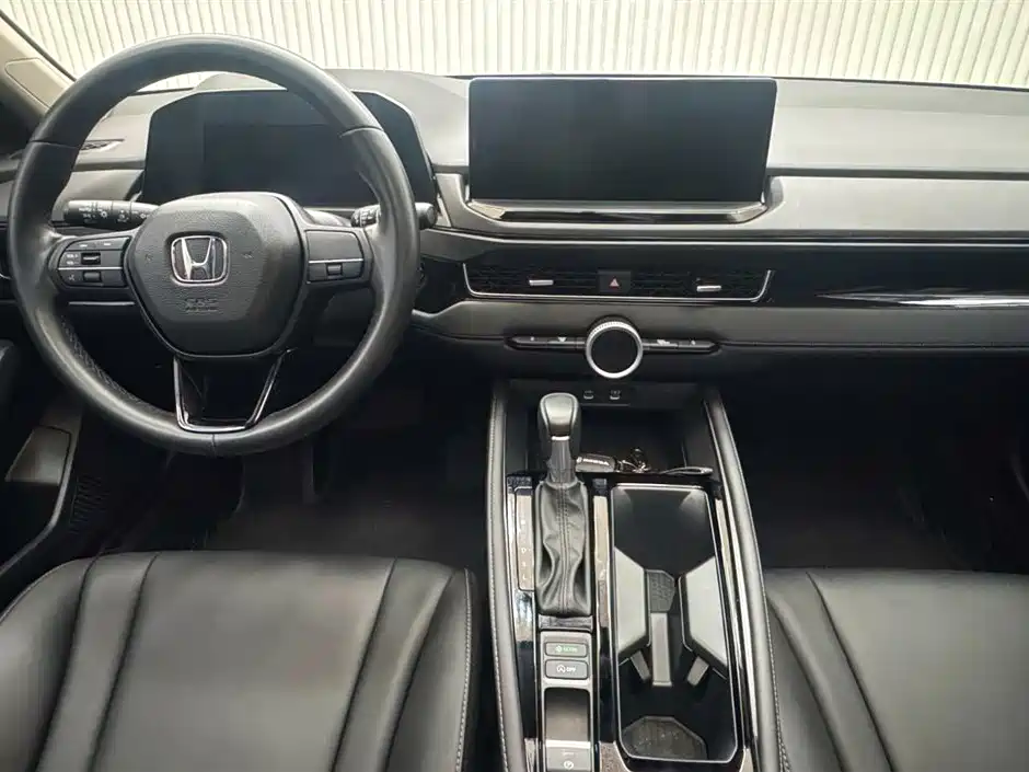 Honda Inspire 2025 — фото 22