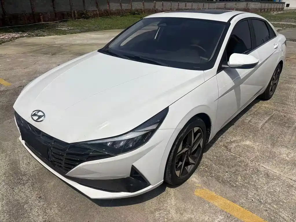 Hyundai Elantra 2022