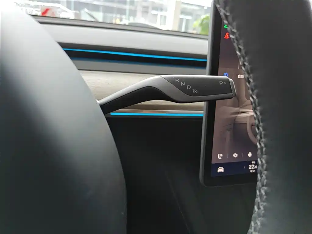 Tesla Model Y 2023 — фото 10