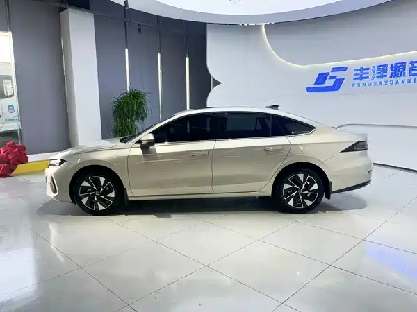 Volkswagen Sagitar 2025