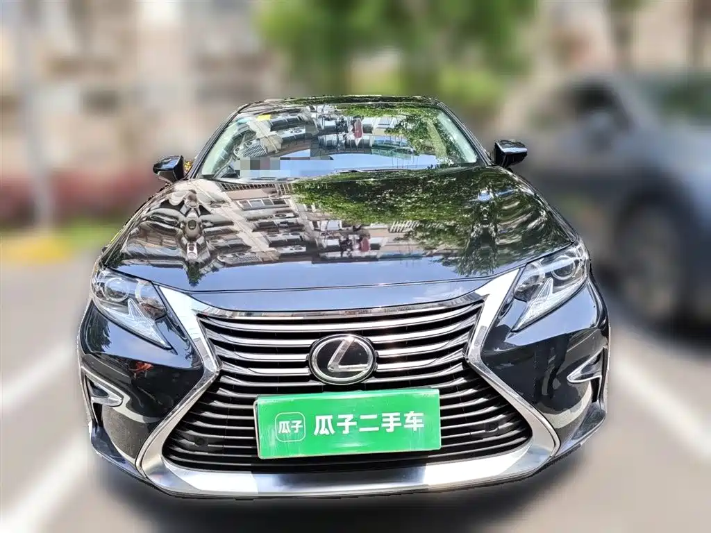 Lexus ES 2015 — фото 24