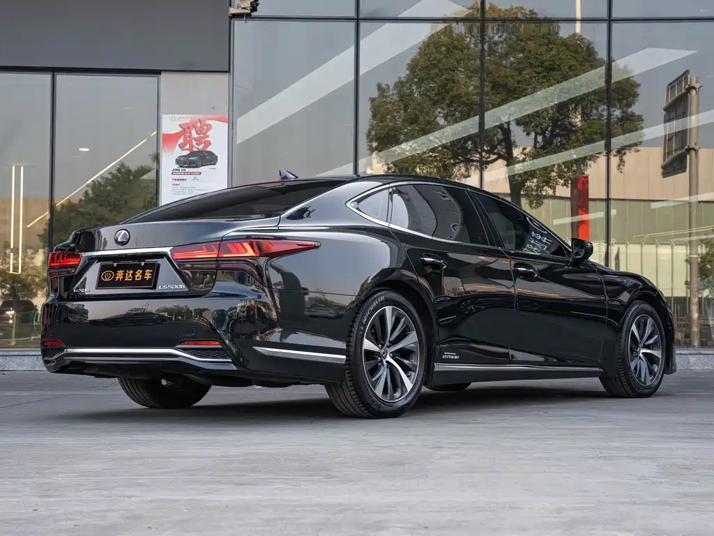Lexus LS 2021