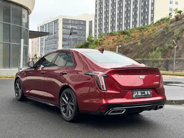 Cadillac CT4 2021