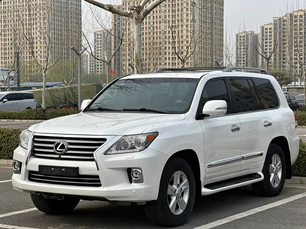 Lexus LX 2014 — фото 1