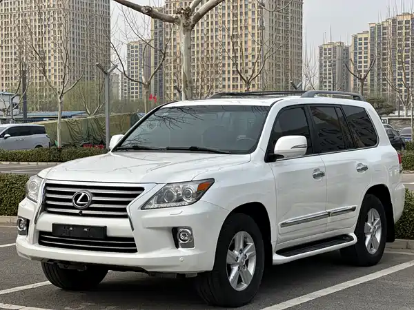 Lexus LX 2013