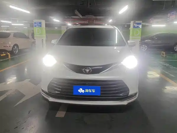 Toyota Sienna 2024
