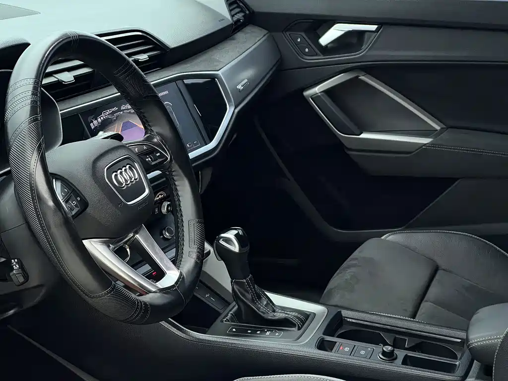 Audi Q3 2022 — фото 19
