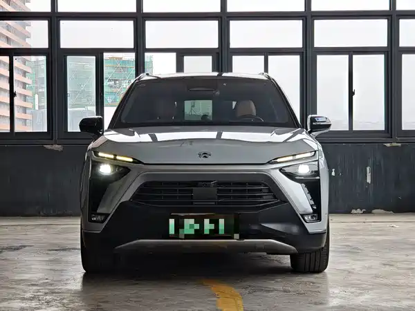 NIO ES8 2021