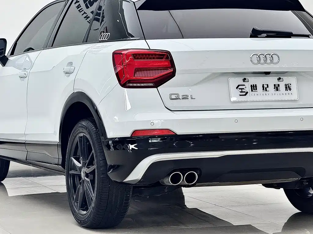Audi Q2L 2021 — фото 8