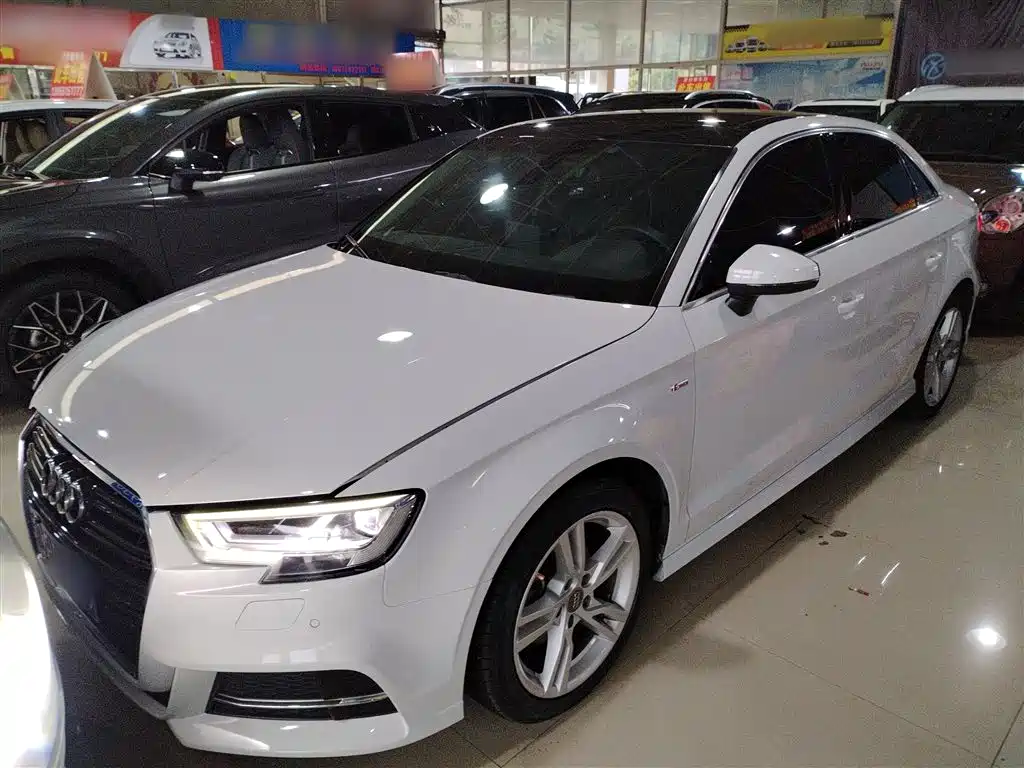 Audi A3 2019 — фото 1