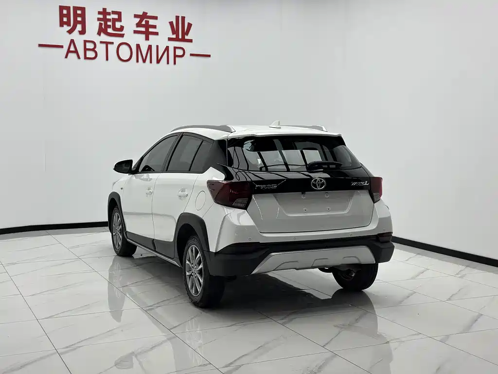 Toyota Yaris L 2022 — фото 8