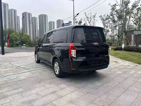 Wuling Journey 2022