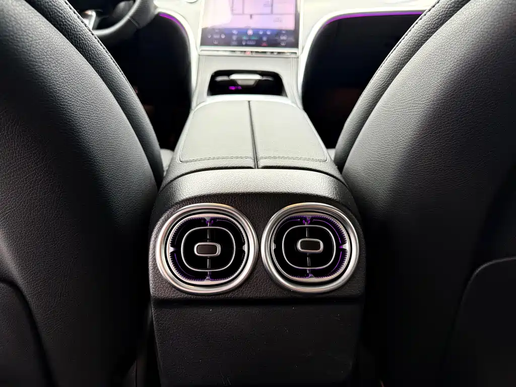 Mercedes-Benz C-Class 2024 — фото 14
