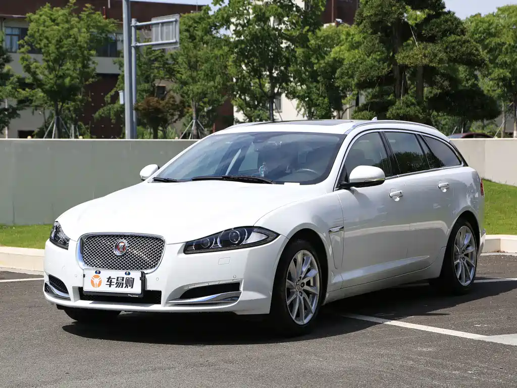 Jaguar XF 2016 — фото 1